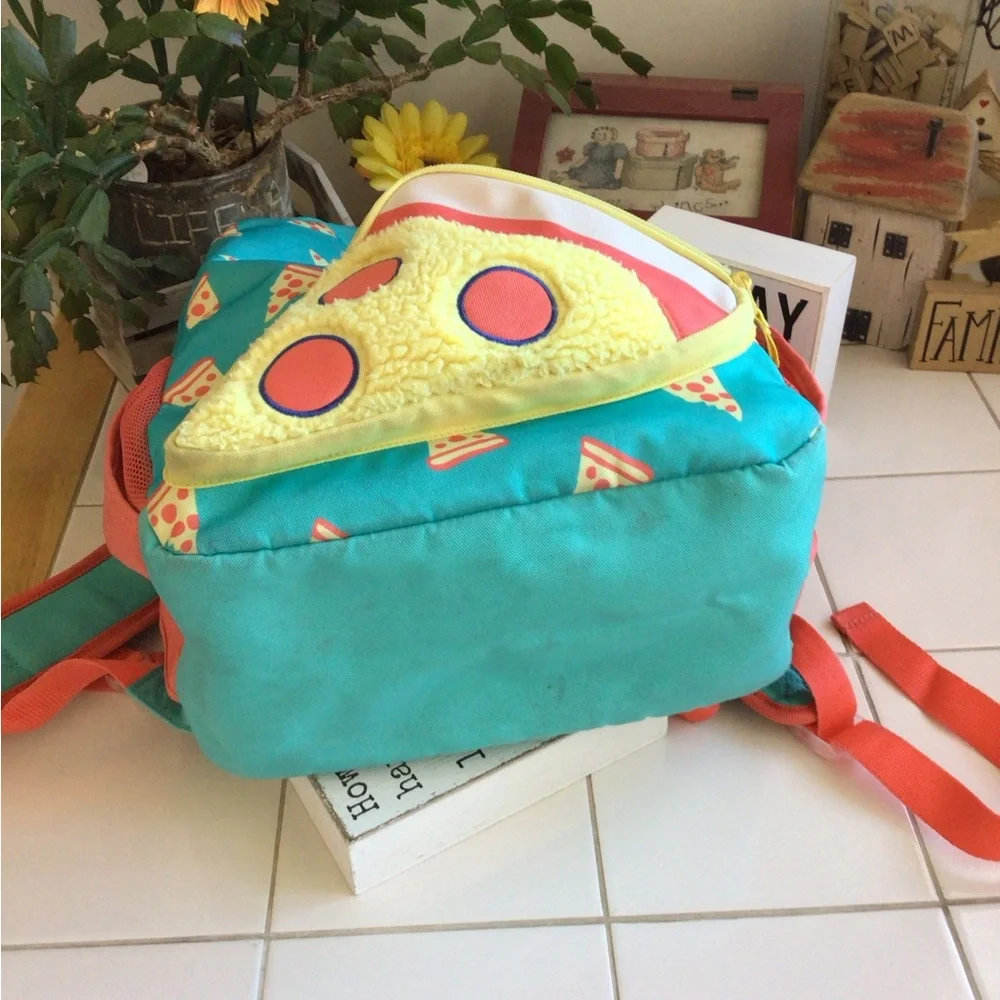 Cute Slice-o-Pizza Backpack - Picture 6 of 7